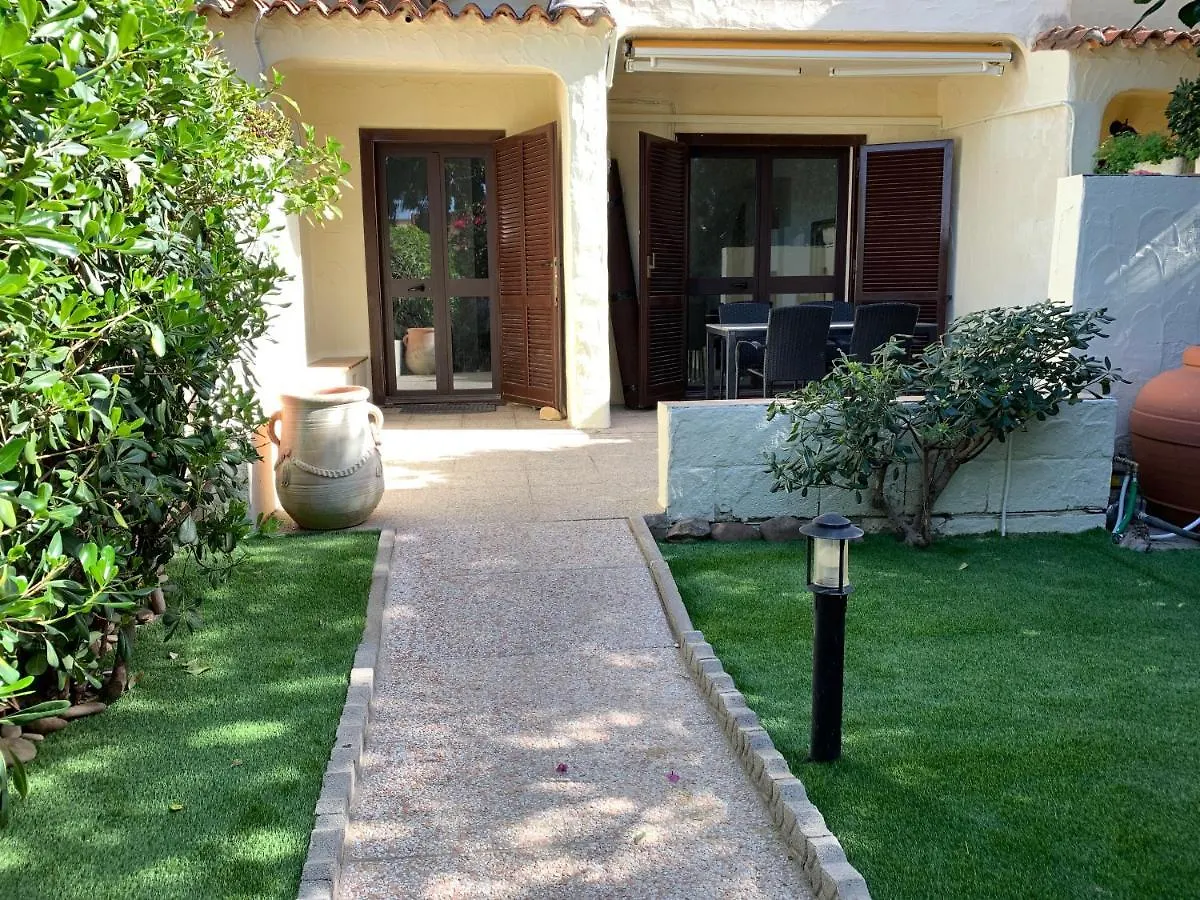 Villa Del Brigante, 200M From The Beach, 80M², 2 Bedrooms, 4-5 Persons Capitana Italien