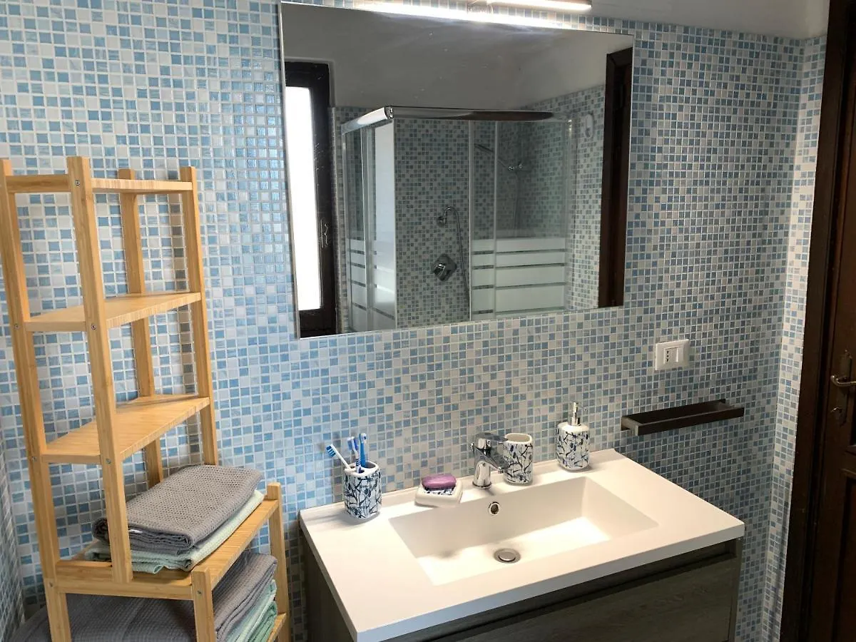 Villa Del Brigante, 200M From The Beach, 80M², 2 Bedrooms, 4-5 Persons Capitana Italien