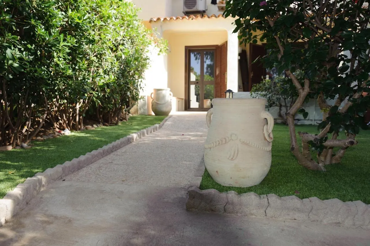 Villa Del Brigante, 200M From The Beach, 80M², 2 Bedrooms, 4-5 Persons Capitana Ferienhaus