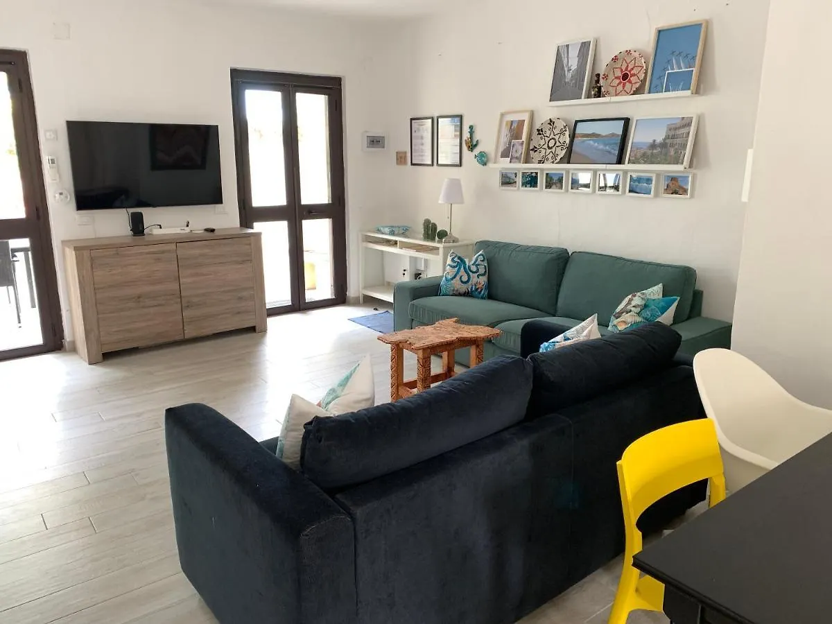 Villa Del Brigante, 200M From The Beach, 80M², 2 Bedrooms, 4-5 Persons Capitana